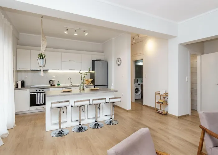 Spacious Family Apartment With Large Terrace - City Center, Quiet Area
