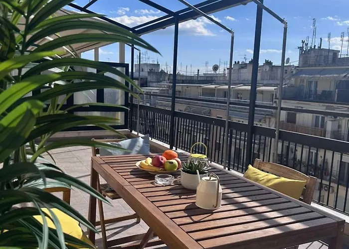Spacious Family Apartment With Large Terrace - City Center, Quiet Area *