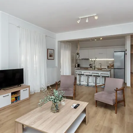 Spacious Family With Large Terrace - Center, Quiet Area Апартаменты *