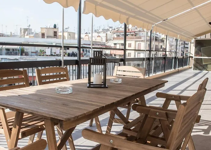 아파트 Spacious Family Apartment With Large Terrace - City Center, Quiet Area *